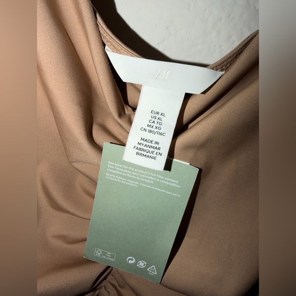 H&M Spring Essentials Tops - Picture 6 of 7